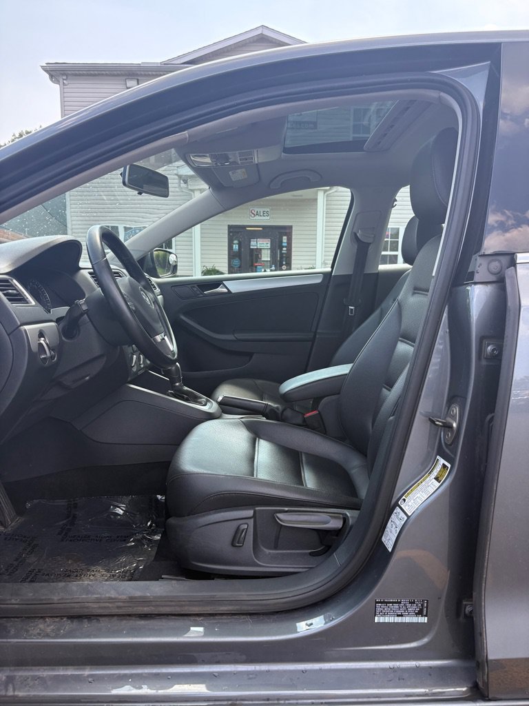 Used 2014 Volkswagen Jetta SE FWD image 9