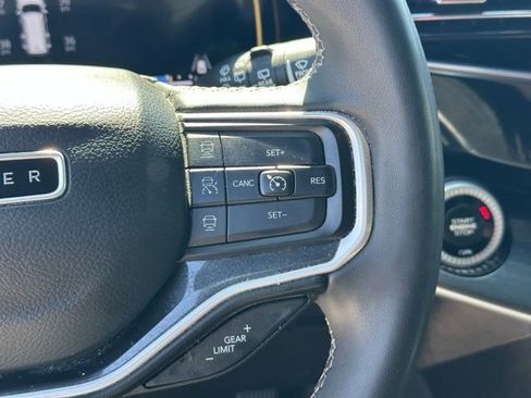 Used 2023 Jeep Wagoneer 4WD w/ Convenience Group I image 25