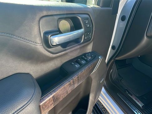 Used 2021 GMC Sierra 2500 Denali w/ Denali Ultimate Package image 12