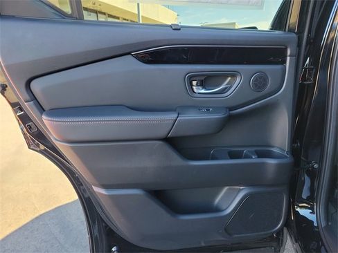 Certified 2025 Honda Pilot TrailSport image 15