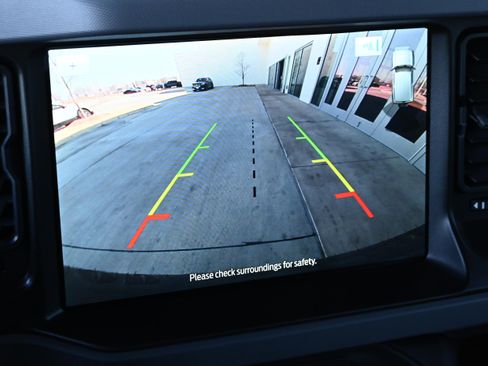 Used 2023 Ford Bronco Everglades image 18