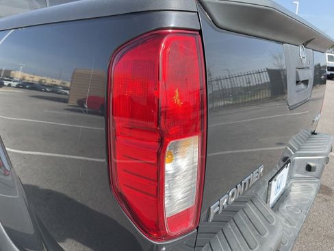 Used 2015 Nissan Frontier SV w/ SV Value Truck Package image 7