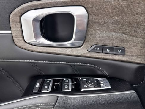 Used 2023 Kia Sorento SX Prestige image 32