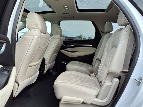 Used 2023 Buick Enclave Avenir w/ Avenir Technology Package AWD/4WD image 28