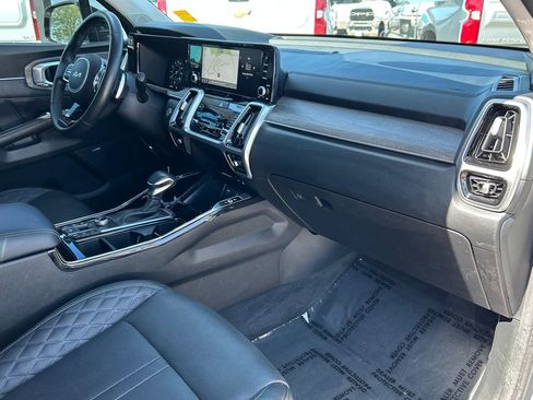 Used 2023 Kia Sorento SX Prestige AWD/4WD image 9