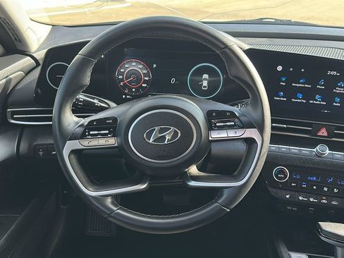 Used 2023 Hyundai Elantra SEL w/ Convenience Package image 22