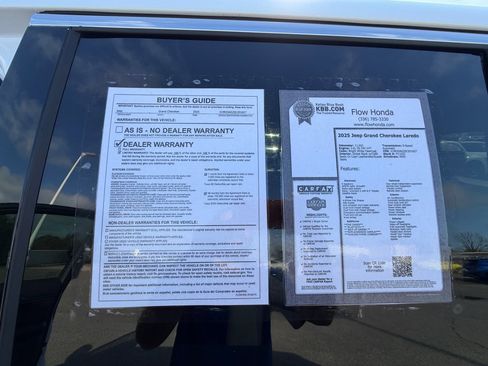 Used 2025 Jeep Grand Cherokee Laredo w/ Luxury Tech Group I image 37