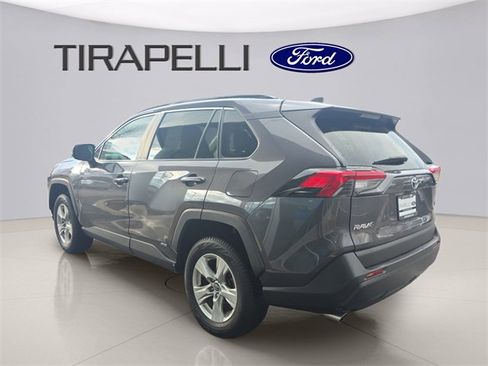 Used 2019 Toyota RAV4 LE image 3