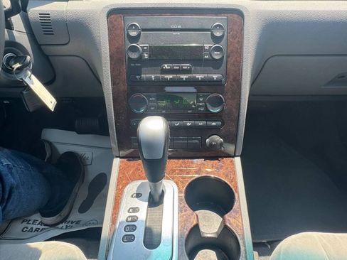 Used 2005 Ford Five Hundred SEL FWD image 28