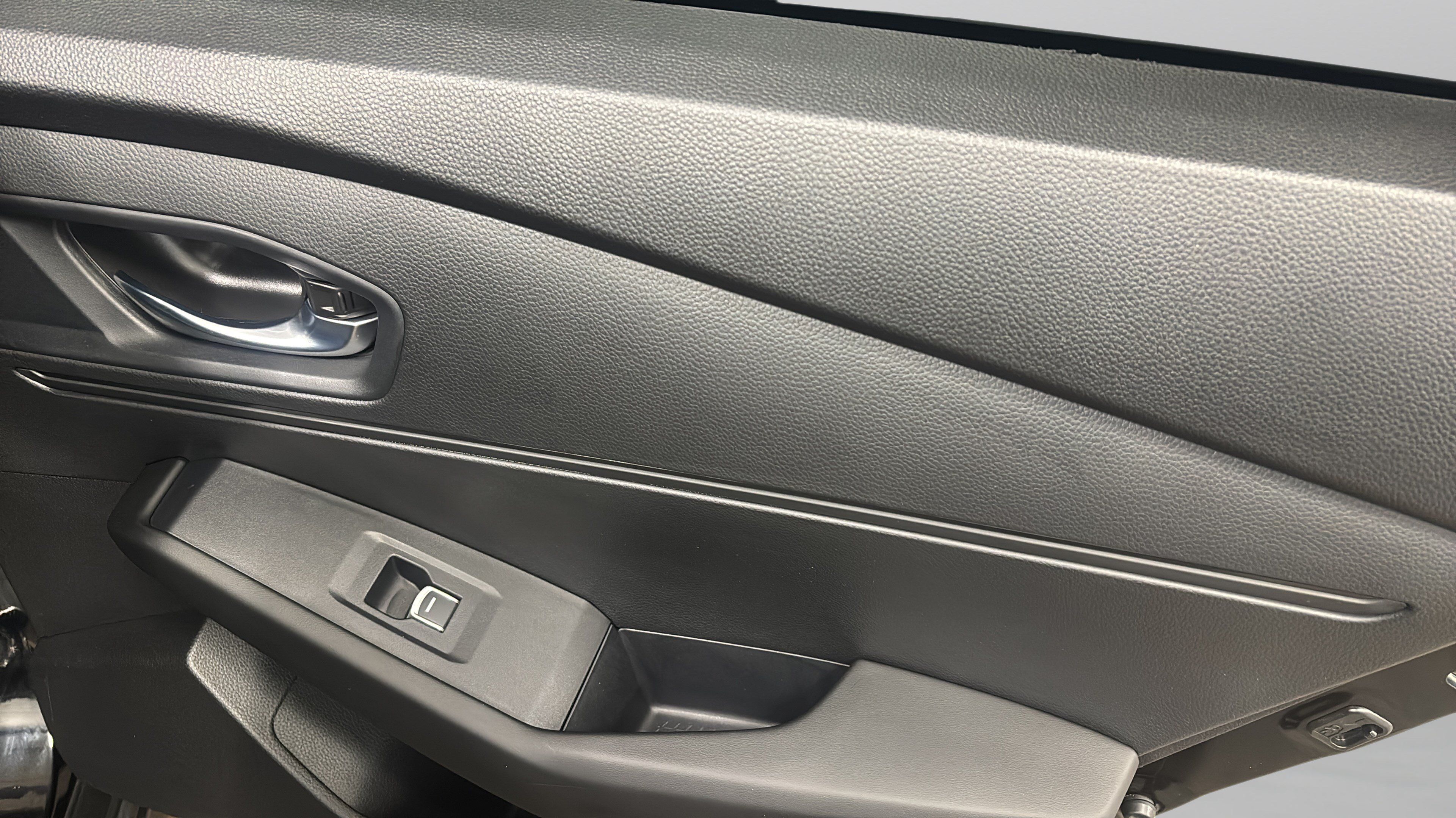 Used 2023 Honda Accord EX image 18