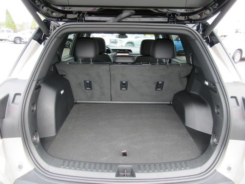 Used 2025 GMC Terrain Elevation w/ Elevation Premium Package AWD/4WD image 30