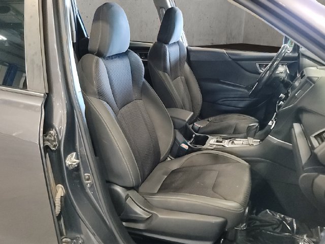 Used 2020 Subaru Forester Premium AWD/4WD image 25
