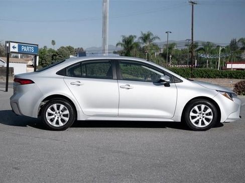 Used 2023 Toyota Corolla LE image 3
