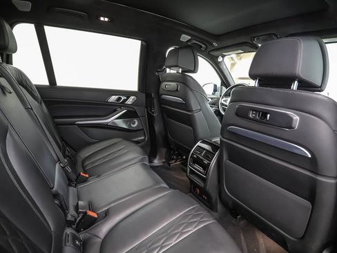 Used 2024 BMW X7 xDrive40i w/ Executive Package image 26