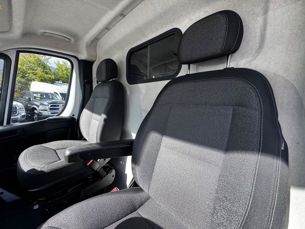 Used 2025 RAM ProMaster 2500 FWD image 16