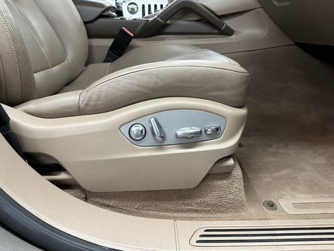 Used 2013 Porsche Cayenne Diesel AWD/4WD image 34