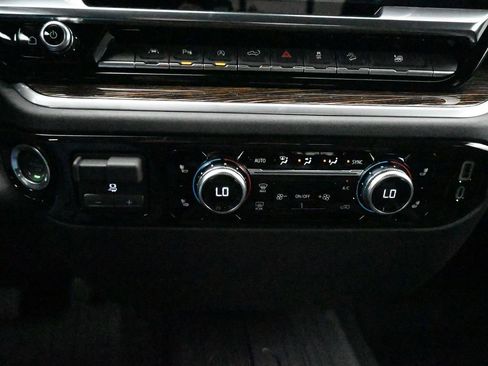 New 2026 GMC Sierra 1500 SLE image 15