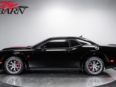 Used 2022 Dodge Challenger SRT Hellcat RWD image 2