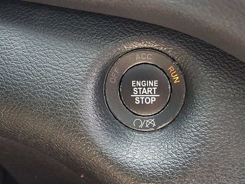 Used 2021 Jeep Cherokee Limited AWD/4WD image 29