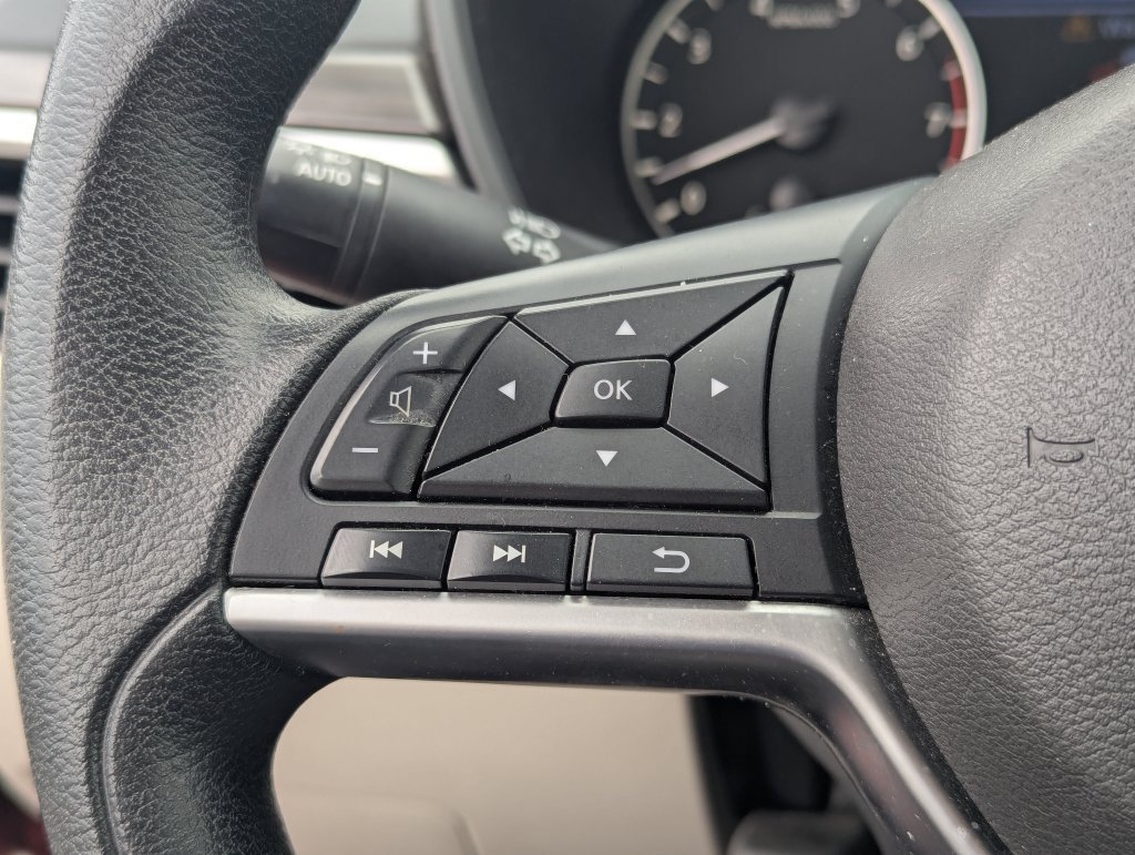 Used 2025 Nissan Altima 2.5 SV FWD image 17
