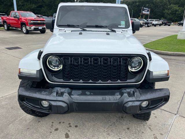 Used 2024 Jeep Gladiator Sport AWD/4WD image 10