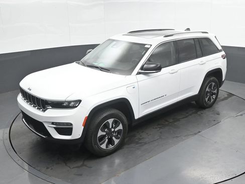 Used 2022 Jeep Grand Cherokee Limited 4xe w/ Luxury Tech Group II AWD/4WD image 35