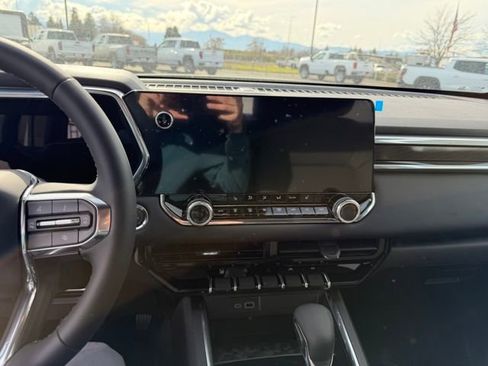 New 2026 GMC Canyon Elevation w/ Convenience Package image 14