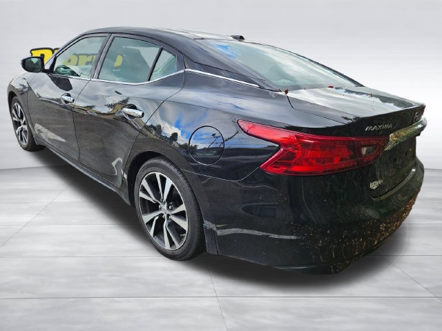 Used 2017 Nissan Maxima 3.5 SL w/ Interior Lighting Package FWD image 4