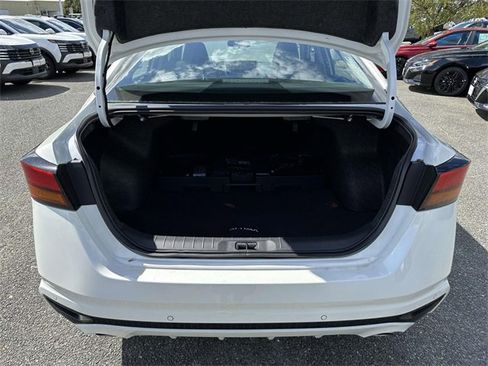 New 2025 Nissan Altima 2.5 SL image 12
