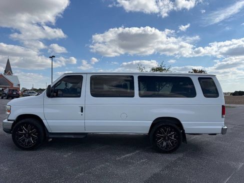 Used 2010 Ford E-350 and Econoline 350 Extended Wagon Super Duty image 7
