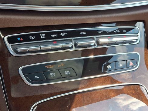 Used 2023 Mercedes-Benz E 350 4MATIC Sedan image 18
