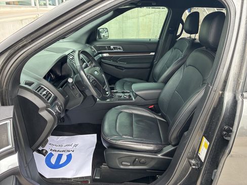 Used 2019 Ford Explorer Limited w/ Class III Trailer Tow Package AWD/4WD image 6