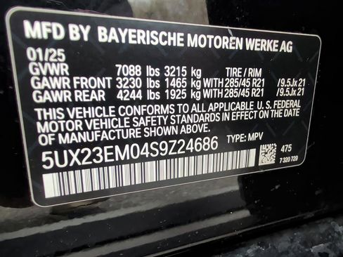 Used 2025 BMW X7 xDrive40i w/ Premium Package image 32