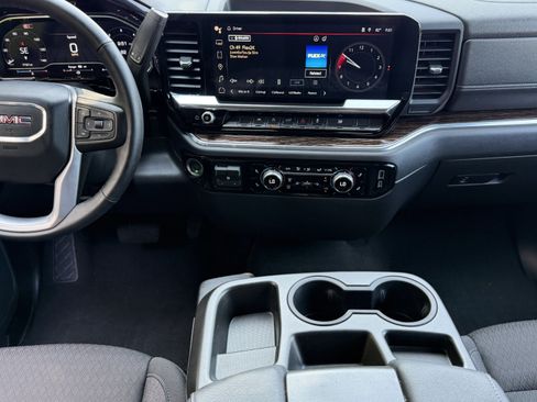 Used 2024 GMC Sierra 1500 Elevation w/ LPO, Elevation Black Package AWD/4WD image 7