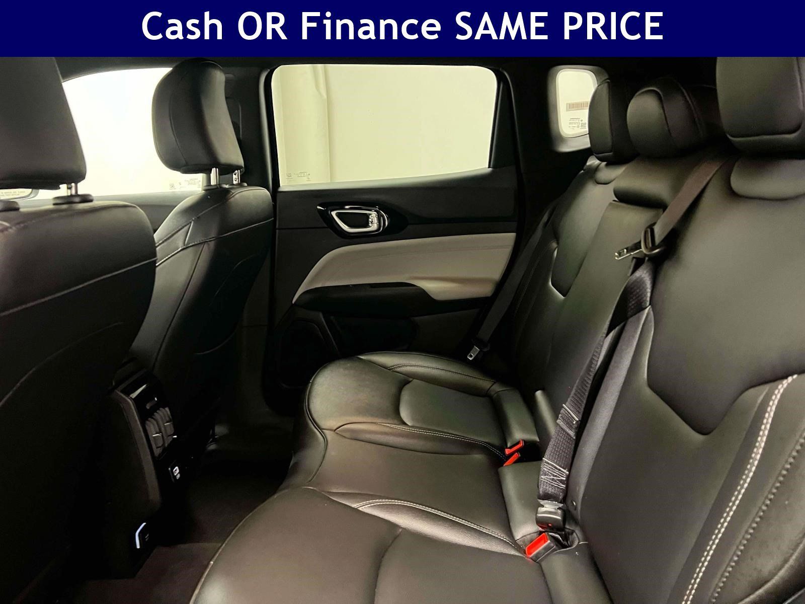 Used 2025 Jeep Compass Limited AWD/4WD image 14