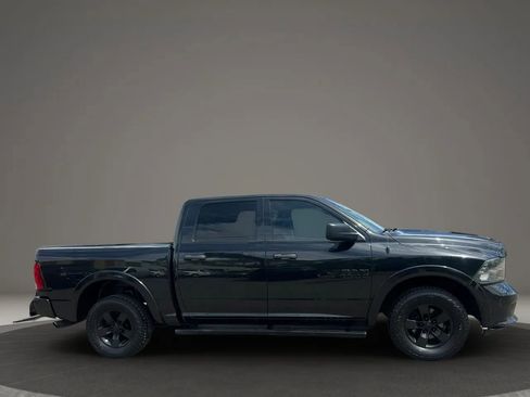 Used 2017 RAM 1500 Express AWD/4WD image 4