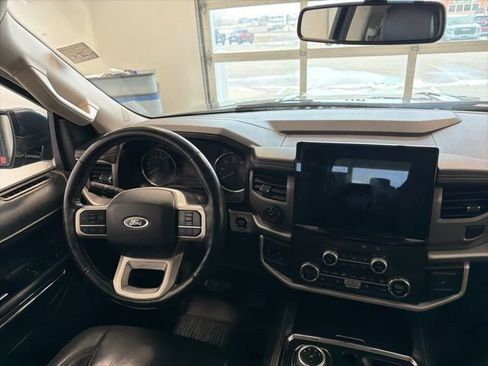 Used 2022 Ford Expedition Max XLT image 24