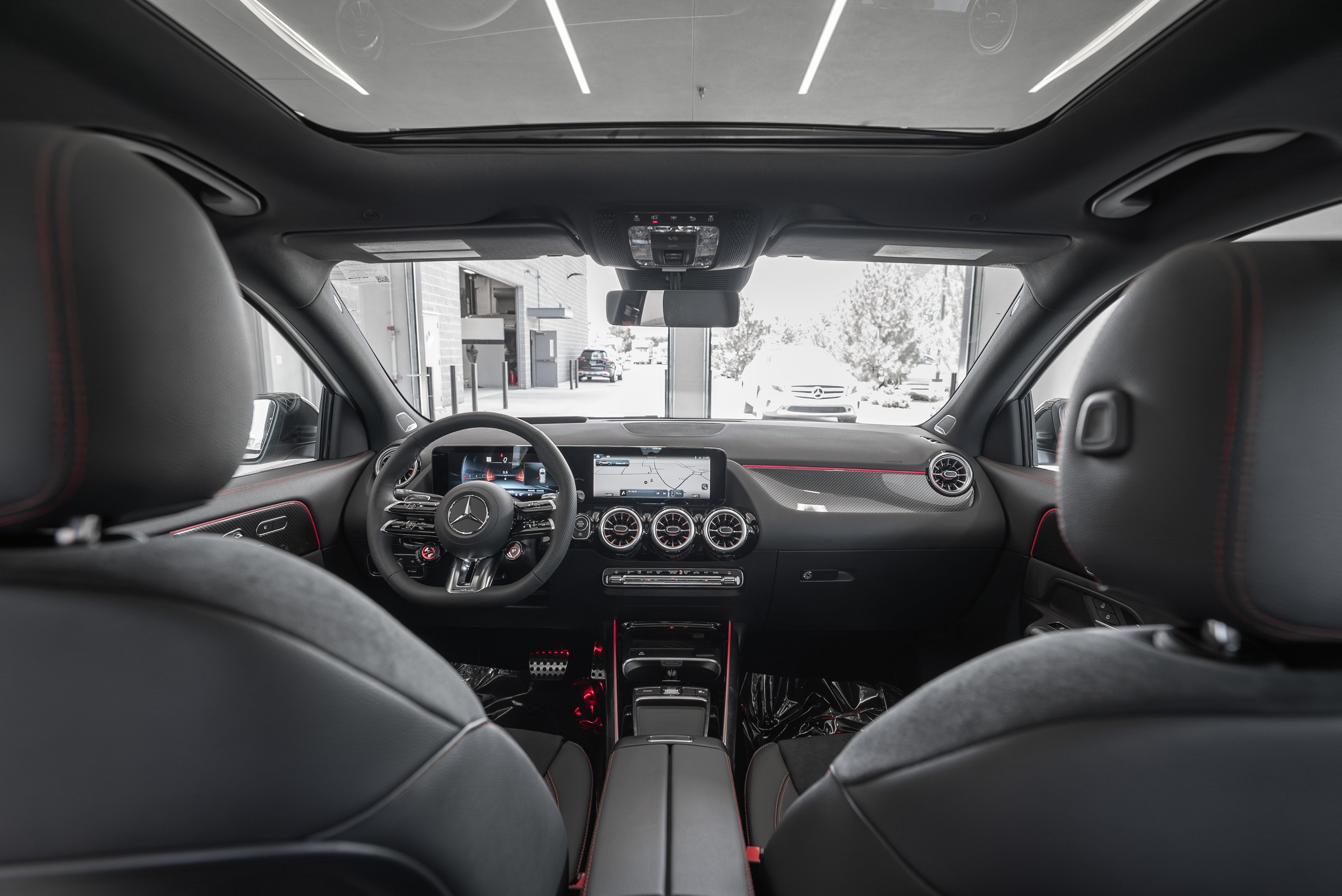 Used 2025 Mercedes-Benz GLA 35 AMG 4MATIC image 26