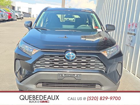 Used 2021 Toyota RAV4 LE AWD/4WD image 2