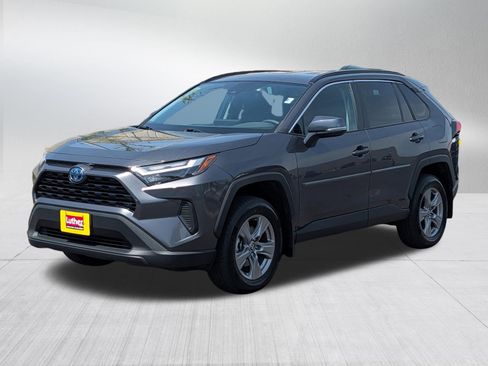 Used 2024 Toyota RAV4 XLE AWD/4WD image 3