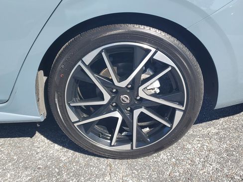 Certified 2025 Nissan Sentra SR image 8