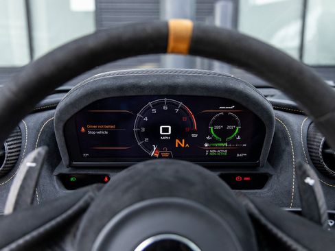 Used 2022 McLaren 765LT image 32