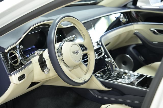 Used 2024 Bentley Flying Spur V8 AWD/4WD image 22