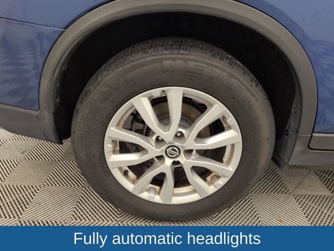 Used 2018 Nissan Rogue SV FWD image 19