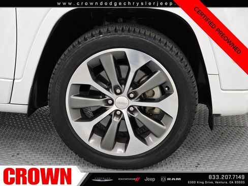 Certified 2019 Jeep Cherokee Overland w/ Technology Group AWD/4WD image 9