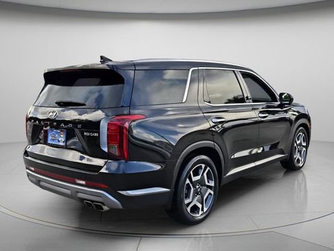 Used 2024 Hyundai Palisade Limited FWD image 7