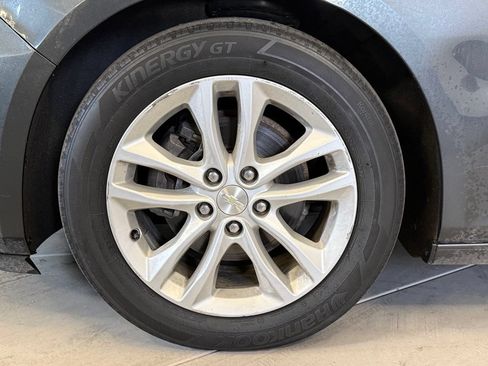 Used 2017 Chevrolet Malibu LT w/ Leather Package FWD image 25
