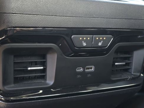 Used 2024 GMC Sierra 1500 AT4 w/ Technology Package image 8