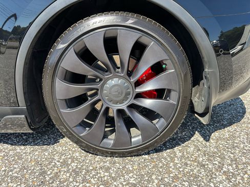 Used 2021 Tesla Model Y Performance image 38