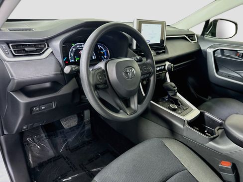 Used 2025 Toyota RAV4 LE AWD/4WD image 22